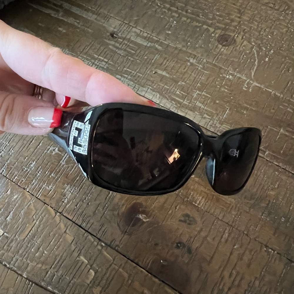 🌿LIKE NEW🌿FENDI sunglasses 😎 with FF rhinestones made in Italy